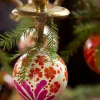 Weihnachtskugel „Gnistra“ aus Papiermaschee